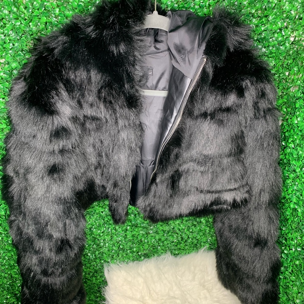 Black, cropped faux fur